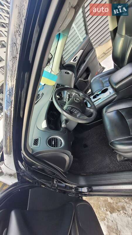 Внедорожник / Кроссовер Nissan Pathfinder 2017 в Львове