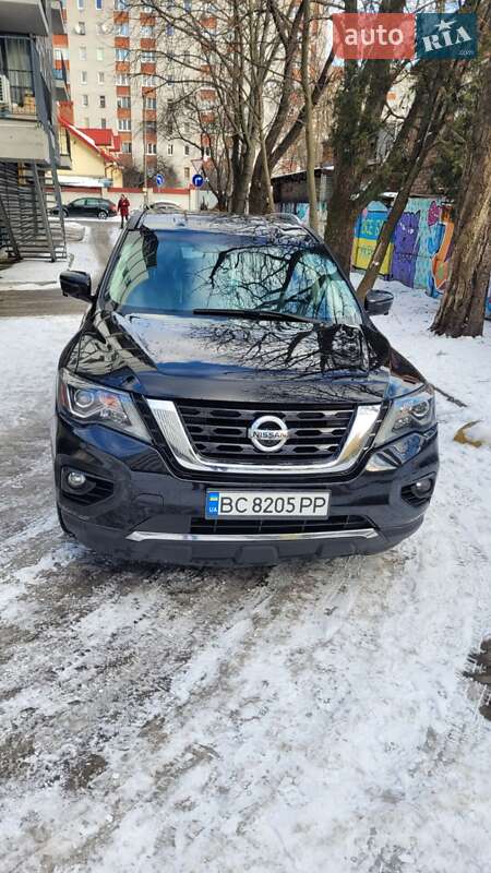 Внедорожник / Кроссовер Nissan Pathfinder 2017 в Львове