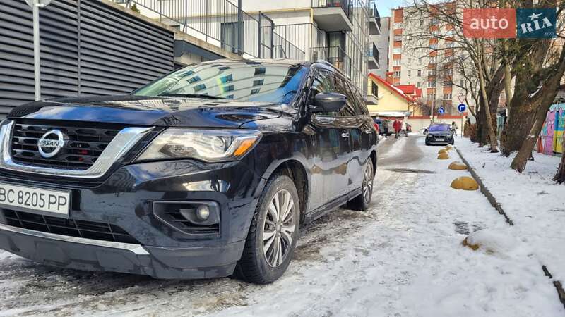 Внедорожник / Кроссовер Nissan Pathfinder 2017 в Львове
