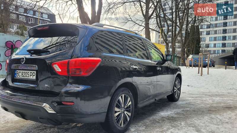 Внедорожник / Кроссовер Nissan Pathfinder 2017 в Львове