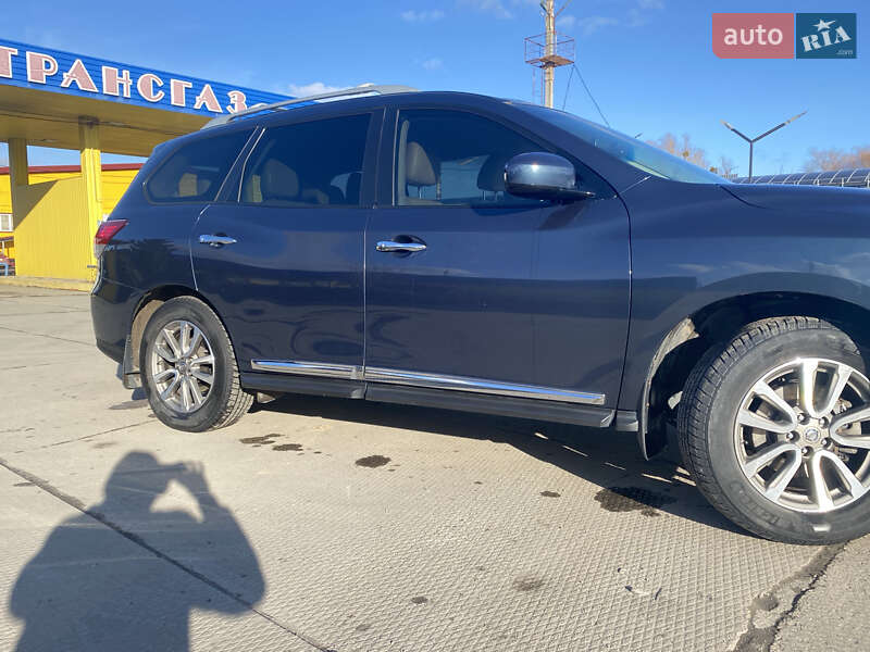 Позашляховик / Кросовер Nissan Pathfinder 2014 в Умані