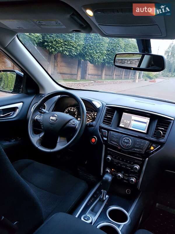 Внедорожник / Кроссовер Nissan Pathfinder 2015 в Киеве