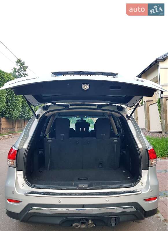 Внедорожник / Кроссовер Nissan Pathfinder 2015 в Киеве