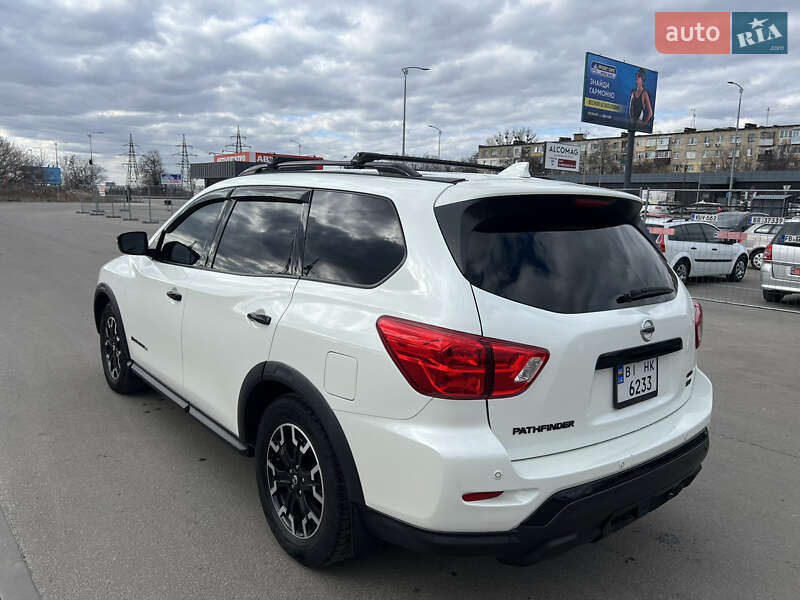 Позашляховик / Кросовер Nissan Pathfinder 2019 в Полтаві