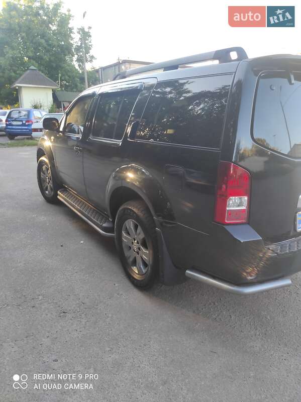 Позашляховик / Кросовер Nissan Pathfinder 2005 в Броварах