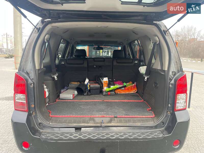 Позашляховик / Кросовер Nissan Pathfinder 2006 в Полтаві