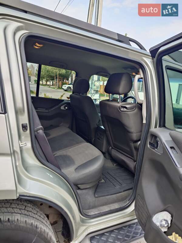 Внедорожник / Кроссовер Nissan Pathfinder 2010 в Киеве