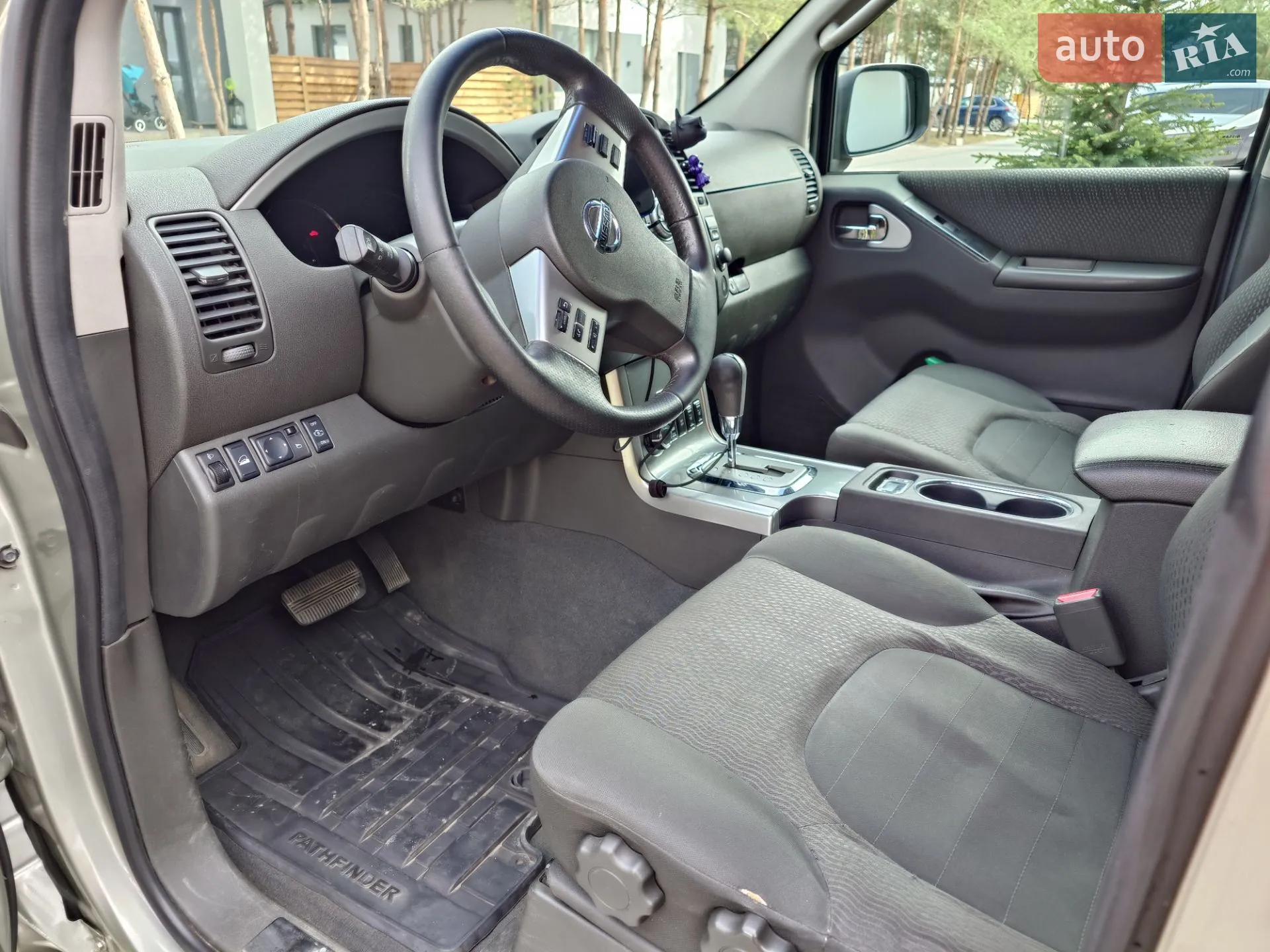 2010 Nissan Pathfinder - мініатюра 9