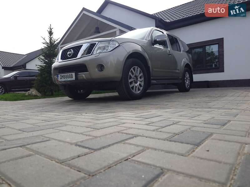 Внедорожник / Кроссовер Nissan Pathfinder 2010 в Киеве