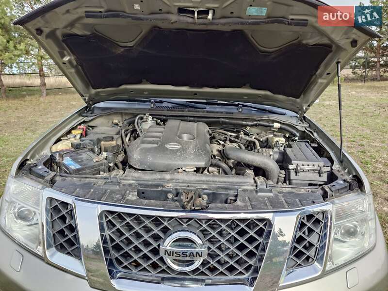 Внедорожник / Кроссовер Nissan Pathfinder 2010 в Киеве