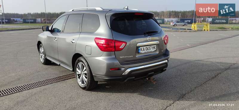 Внедорожник / Кроссовер Nissan Pathfinder 2019 в Киеве