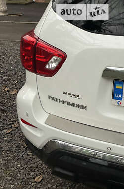 Позашляховик / Кросовер Nissan Pathfinder 2016 в Кривому Розі