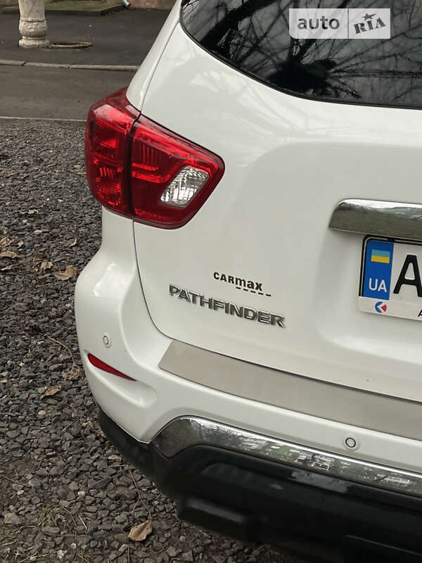 Внедорожник / Кроссовер Nissan Pathfinder 2016 в Кривом Роге