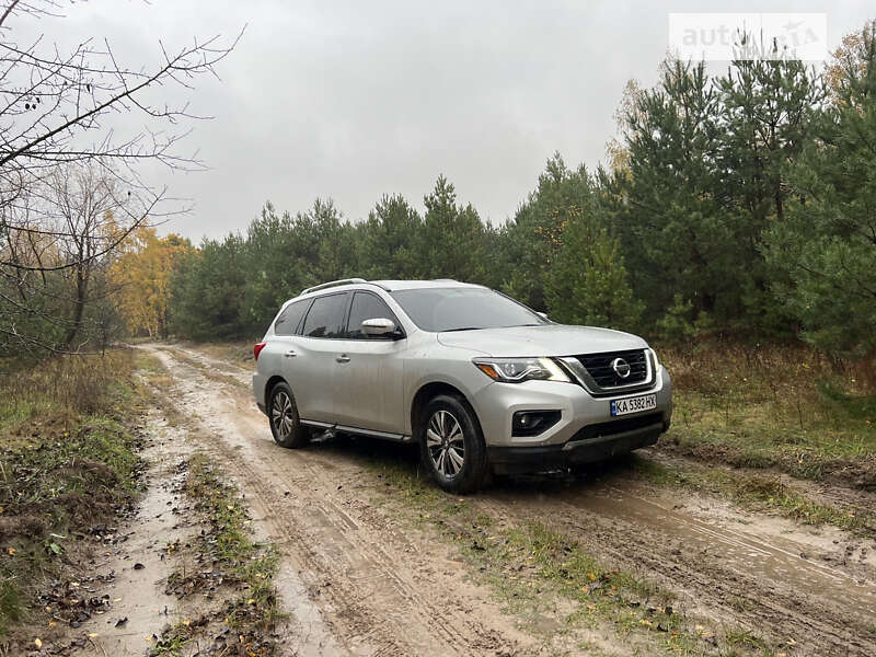 Внедорожник / Кроссовер Nissan Pathfinder 2019 в Киеве