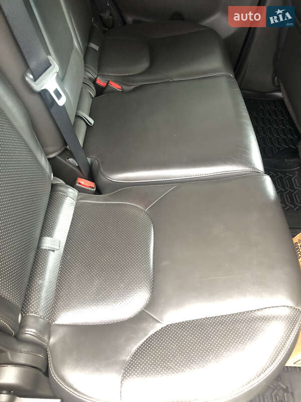 Позашляховик / Кросовер Nissan Pathfinder 2011 в Києві
