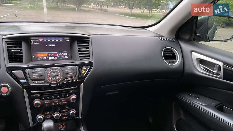 Внедорожник / Кроссовер Nissan Pathfinder 2018 в Одессе