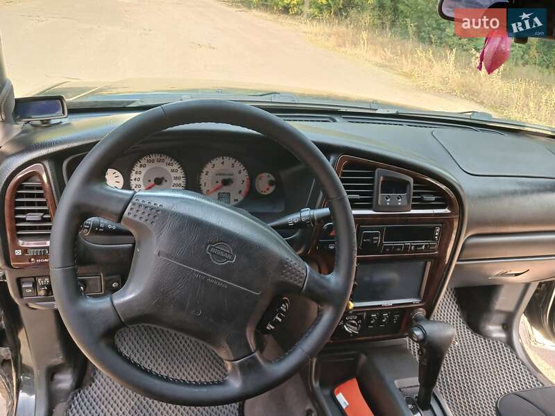 Внедорожник / Кроссовер Nissan Pathfinder 2000 в Кривом Роге