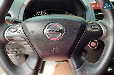 Внедорожник / Кроссовер Nissan Pathfinder 2015 в Запорожье