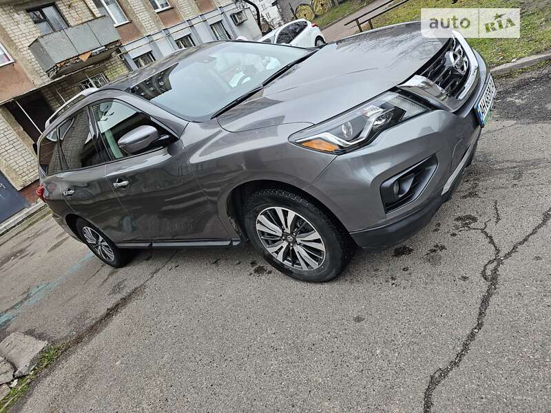 Внедорожник / Кроссовер Nissan Pathfinder 2017 в Черкассах фото 7 Внедорожник / Кроссовер Nissan Pathfinder 2017 в Черкассах