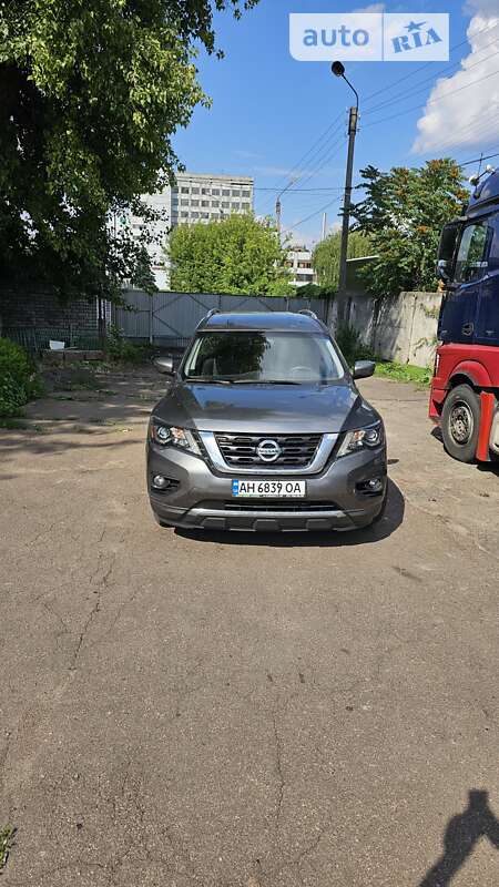 Внедорожник / Кроссовер Nissan Pathfinder 2017 в Черкассах фото 4 Внедорожник / Кроссовер Nissan Pathfinder 2017 в Черкассах