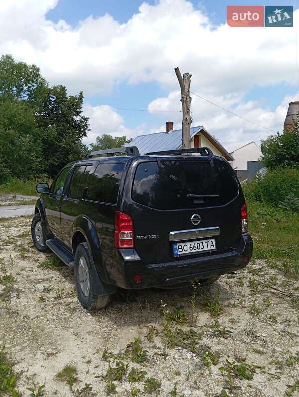 Внедорожник / Кроссовер Nissan Pathfinder 2011 в Львове