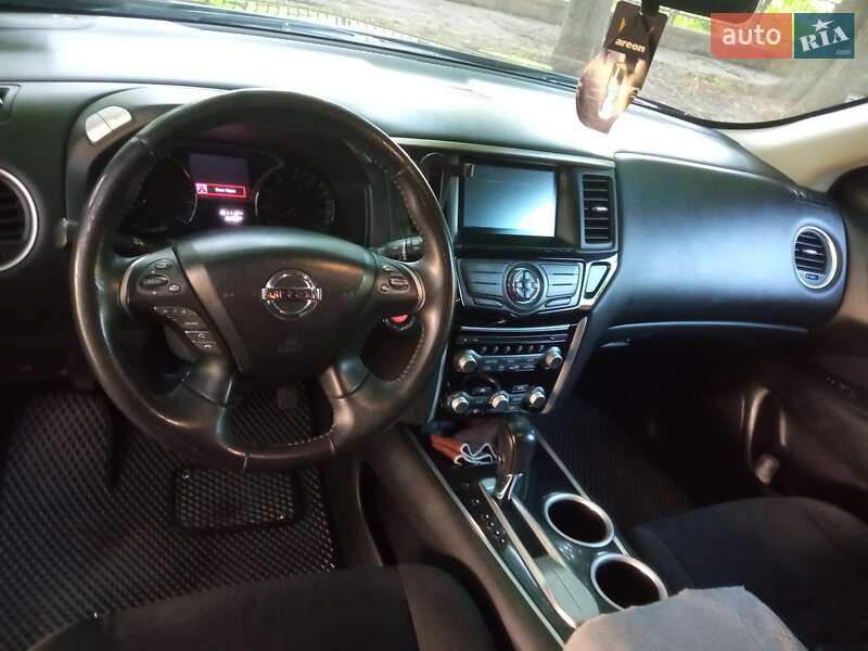 Внедорожник / Кроссовер Nissan Pathfinder 2014 в Днепре