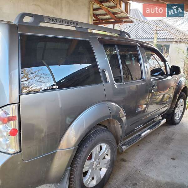 Позашляховик / Кросовер Nissan Pathfinder 2005 в Виноградові