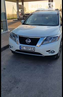 Внедорожник / Кроссовер Nissan Pathfinder 2015 в Луцке