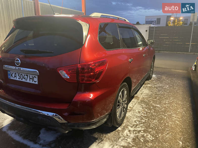 Внедорожник / Кроссовер Nissan Pathfinder 2017 в Киеве