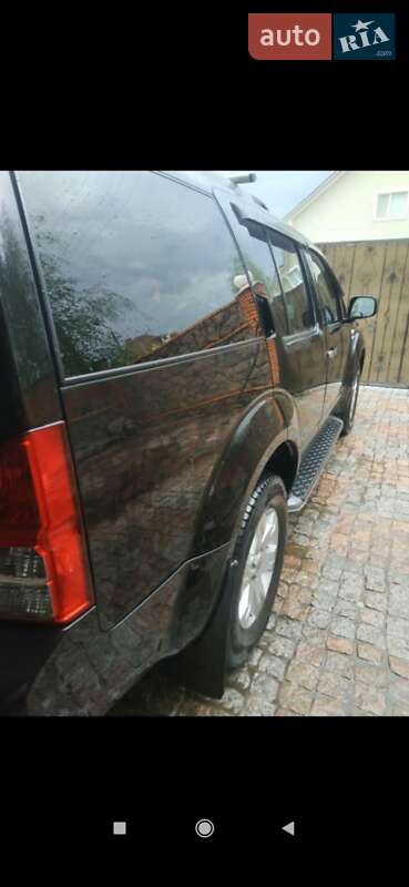 Внедорожник / Кроссовер Nissan Pathfinder 2005 в Кривом Роге