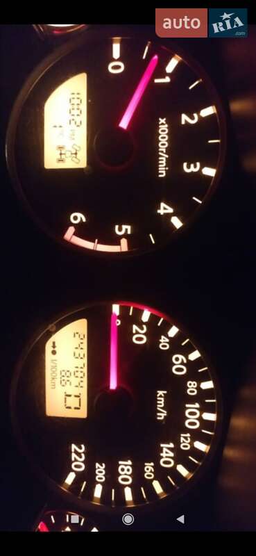 Внедорожник / Кроссовер Nissan Pathfinder 2005 в Кривом Роге