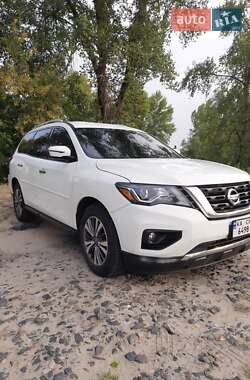 Внедорожник / Кроссовер Nissan Pathfinder 2016 в 