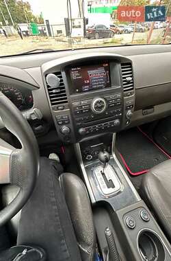 Внедорожник / Кроссовер Nissan Pathfinder 2011 в Черновцах