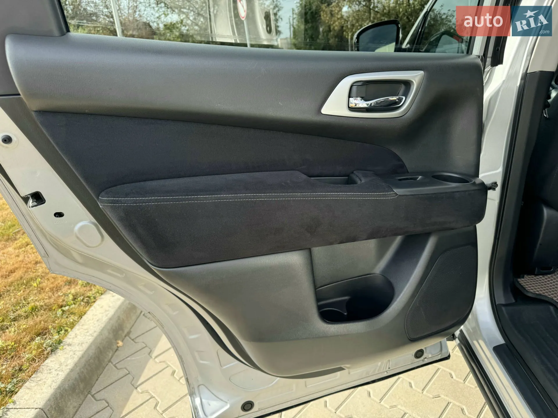 2016 Nissan Pathfinder - мініатюра 16