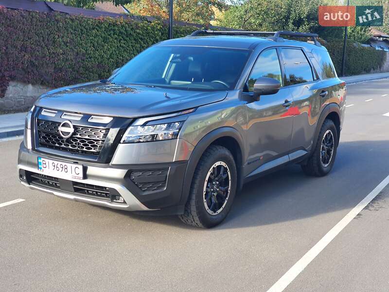 Внедорожник / Кроссовер Nissan Pathfinder 2023 в Киеве