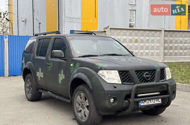 Позашляховик / Кросовер Nissan Pathfinder 2005 в Києві