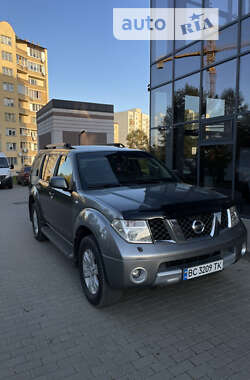 Внедорожник / Кроссовер Nissan Pathfinder 2007 в Новояворовске