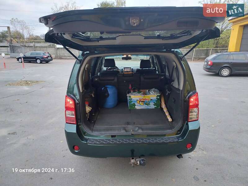 Внедорожник / Кроссовер Nissan Pathfinder 2005 в Чернигове
