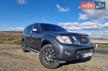 Позашляховик / Кросовер Nissan Pathfinder 2011 в Городку