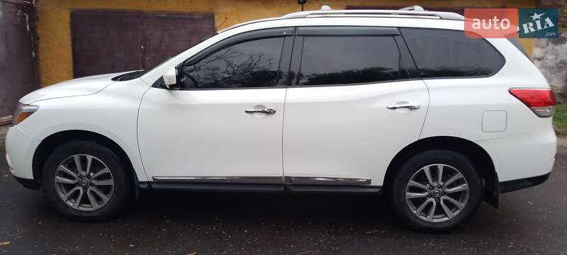Внедорожник / Кроссовер Nissan Pathfinder 2016 в Одессе фото 4 Внедорожник / Кроссовер Nissan Pathfinder 2016 в Одессе