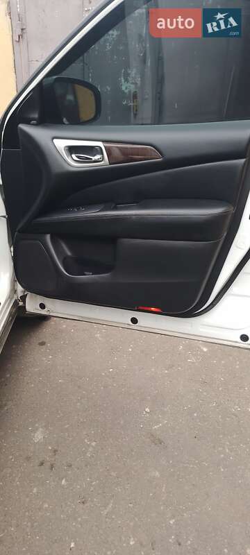 Внедорожник / Кроссовер Nissan Pathfinder 2016 в Одессе фото 30 Внедорожник / Кроссовер Nissan Pathfinder 2016 в Одессе