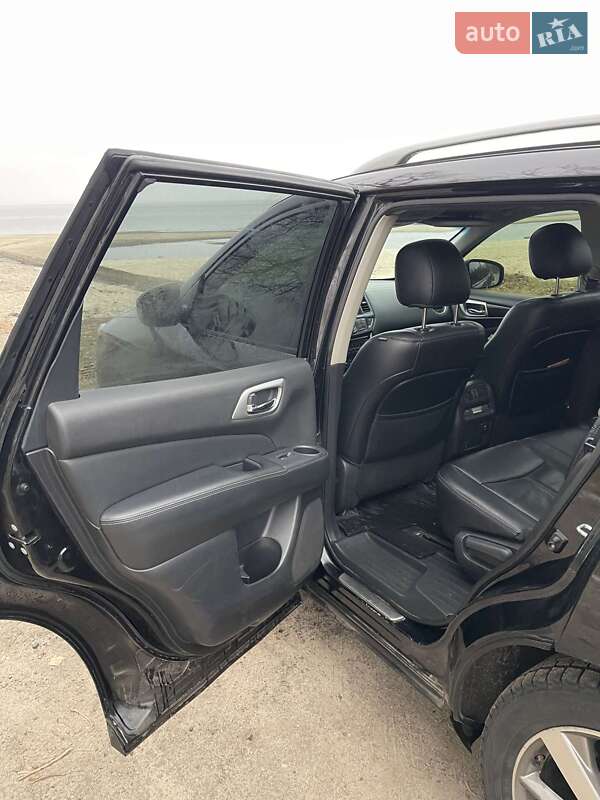 Внедорожник / Кроссовер Nissan Pathfinder 2014 в Черкассах