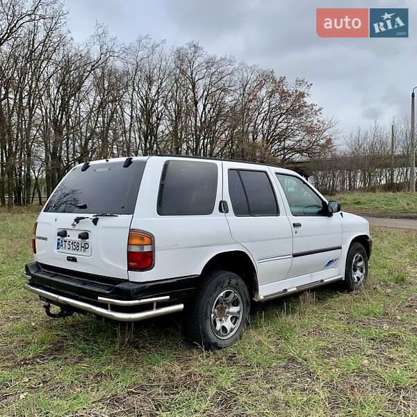 Позашляховик / Кросовер Nissan Pathfinder 1996 в Одесі