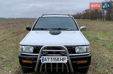 Позашляховик / Кросовер Nissan Pathfinder 1996 в Одесі