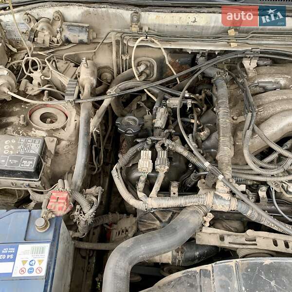 Позашляховик / Кросовер Nissan Pathfinder 1996 в Одесі