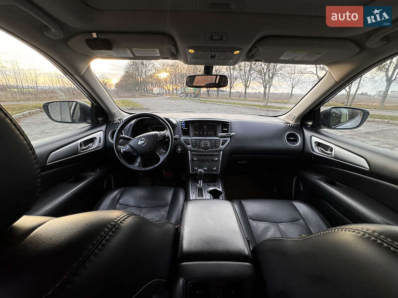 Внедорожник / Кроссовер Nissan Pathfinder 2018 в Владимире