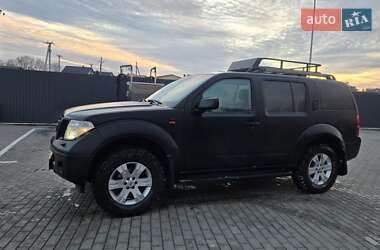 Позашляховик / Кросовер Nissan Pathfinder 2005 в Києві