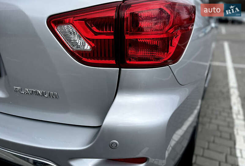 Внедорожник / Кроссовер Nissan Pathfinder 2019 в Киеве