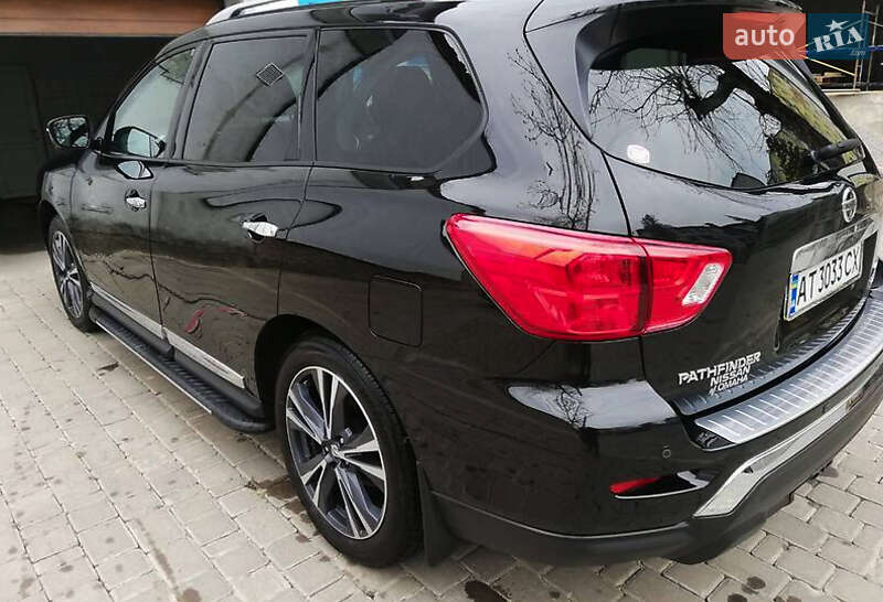 Внедорожник / Кроссовер Nissan Pathfinder 2019 в Львове