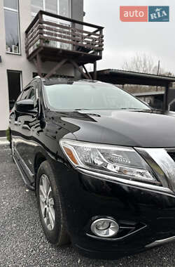 Внедорожник / Кроссовер Nissan Pathfinder 2013 в Львове